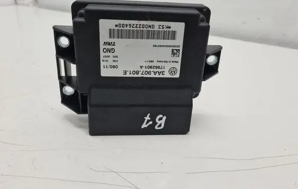 Volkswagen PASSAT B7 Hand brake control module 3AA907801E