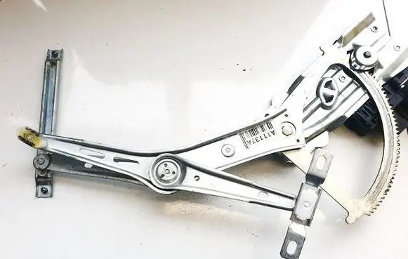 Opel Astra H Sliding door window regulator with motor 13100418