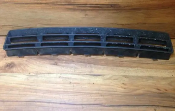 Volkswagen Golf IV Front bumper lower grill 1j0853677d