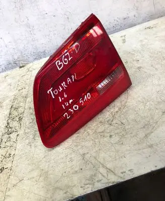 Volkswagen Touran II Tailgate rear/tail lights