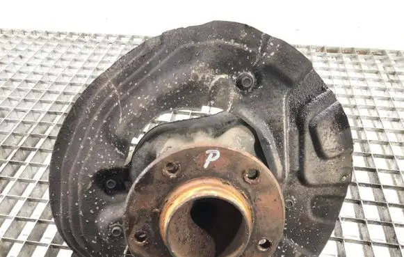 BMW 3 E92 E93 Front wheel hub spindle knuckle 6764444