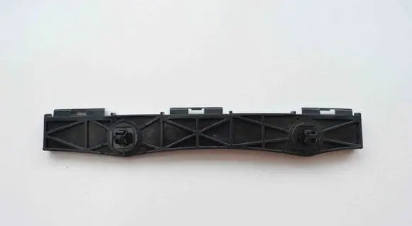 Rear bumper mounting bracket