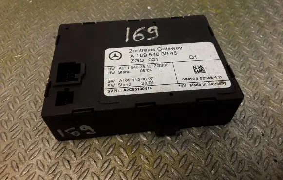 Mercedes-Benz A W169 Gateway control module 1695403945 A1695403945