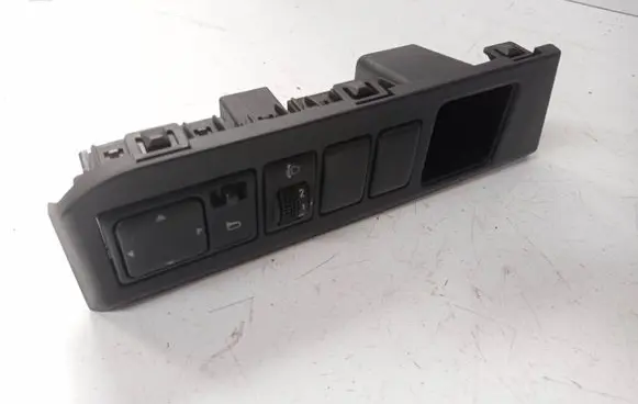 Nissan Note (E11) Wing mirror switch