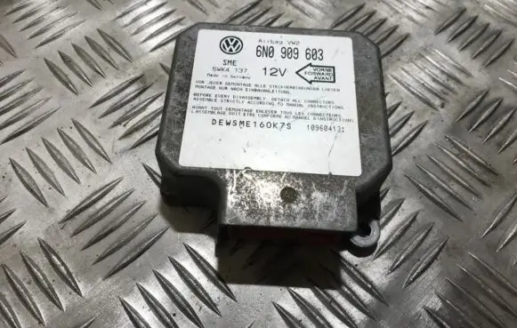 Volkswagen Golf III Airbag control unit/module 6n0909603 5wk4137