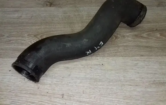 Volvo V70 Intercooler hose/pipe