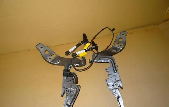 Mercedes-Benz GLA H247 Engine bonnet/hood hinges A2478806901 445A ES03