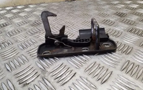 Volkswagen Tiguan Engine bonnet/hood lock/latch loop/hook 1K0823480
