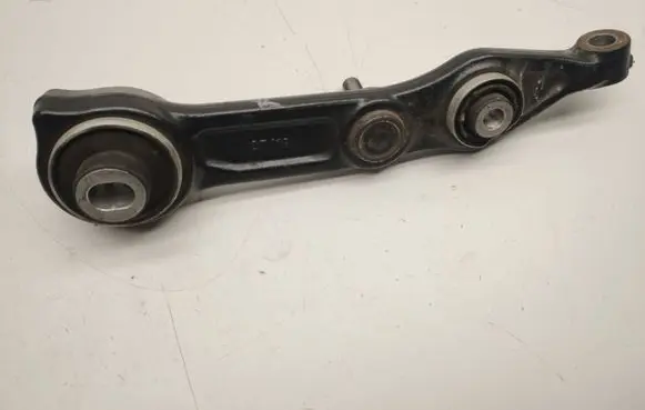 Mercedes-Benz E W211 Front lower control arm/wishbone A2113308207