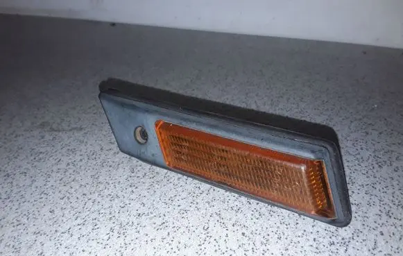 BMW 3 E36 Front fender indicator light 1378013