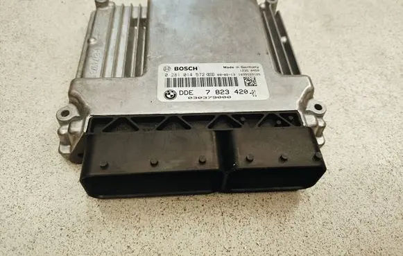 BMW 1 E81 E87 Engine control unit/module 0281014572 030379000 7823420
