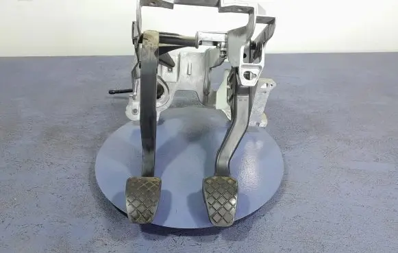 Audi A4 S4 B8 8K Accelerator throttle pedal 8K1721117