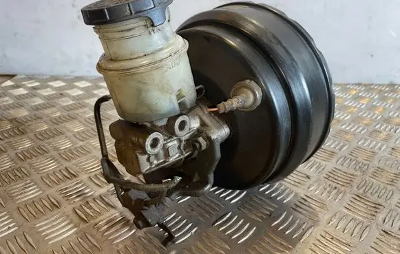 Opel Frontera B Brake booster 97137066