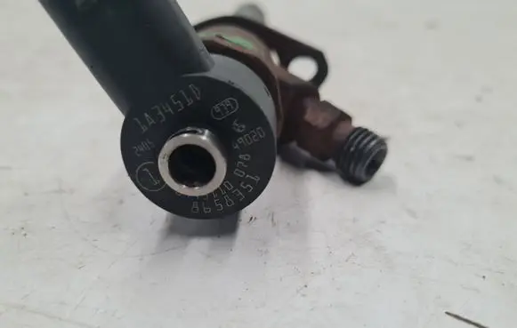 Volvo S60 Fuel injector 0445110078