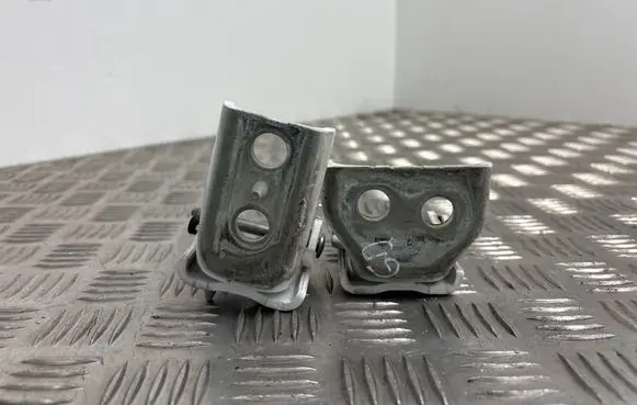Rear door hinge set