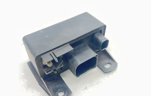 Glow plug pre-heat relay