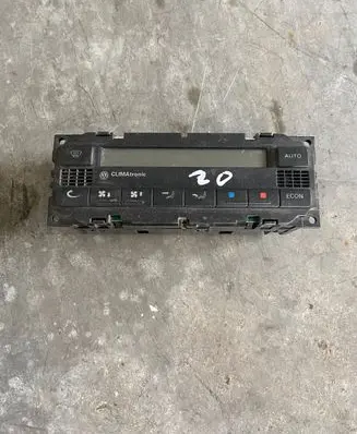 Volkswagen PASSAT B5.5 Climate control unit 3B1907044H