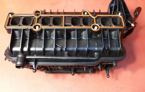Ford Focus Intake manifold DS7G9424GA