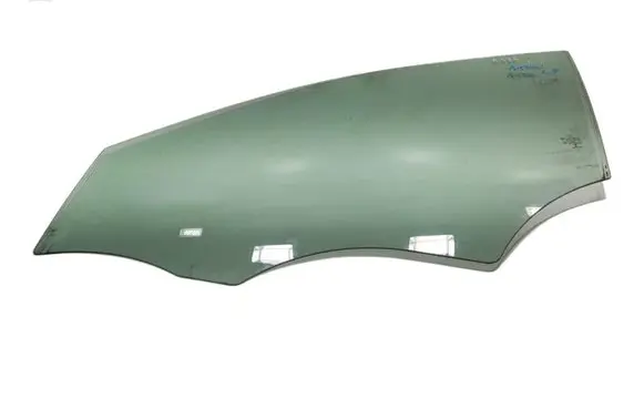Mercedes-Benz A W176 Front door window glass four-door