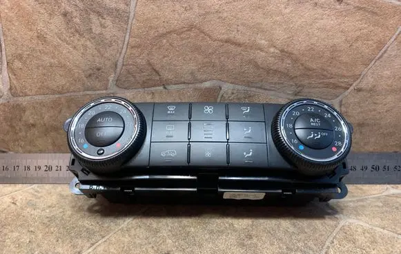 Mercedes-Benz R W251 Interior fan control switch A2519063300