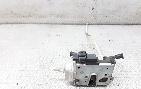 Audi A8 S8 D2 4D Front door lock 8D1837016F