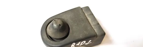 Radiator mount bracket