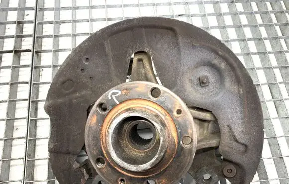 Citroen C4 II Picasso Front wheel hub spindle knuckle