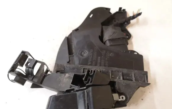 Volvo V50 Rear door lock 30699112 985917102