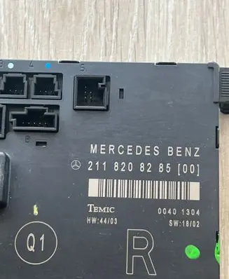 Mercedes-Benz E W211 Door control unit/module 2118208285