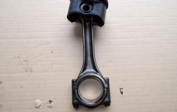 Volkswagen Golf VIII Piston with connecting rod O5L