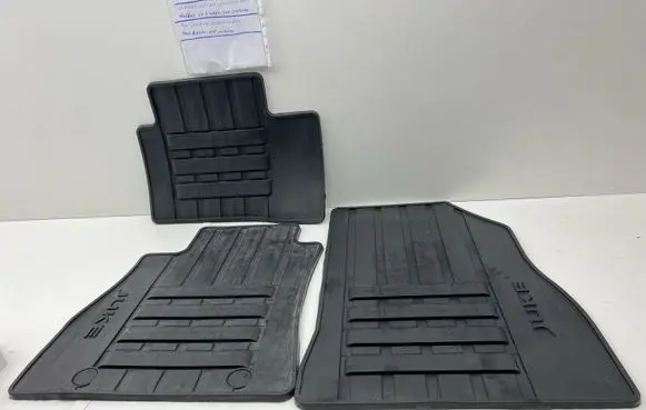 Nissan Juke I F15 Car floor mat set KE7481K089 KE7481K439