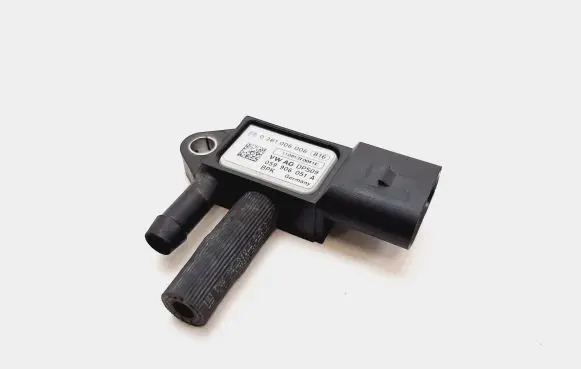 Audi A8 S8 D4 4H Exhaust gas pressure sensor 0281006006 059906051A