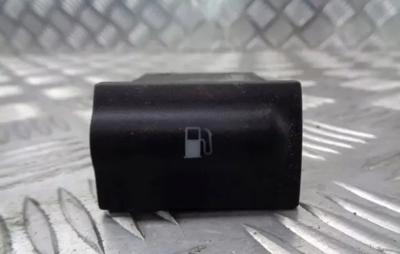 Skoda Octavia Mk1 (1U) Fuel tank opening switch 