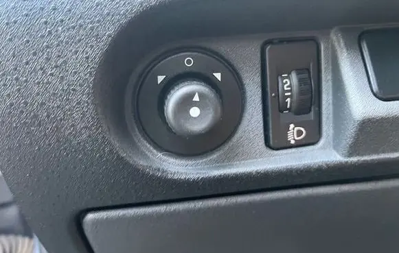Alpine C2 Wing mirror switch 