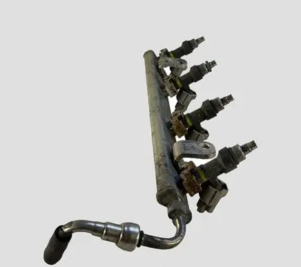 Nissan X-Trail T30 Fuel main line pipe