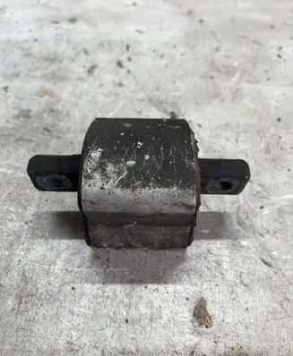 Mercedes-Benz E W211 Engine mount bracket 220240