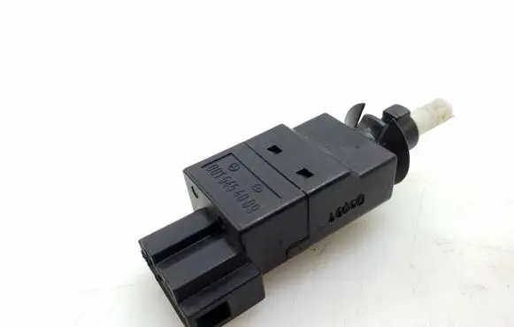Mercedes-Benz CLS C219 Brake pedal sensor switch A0015454009