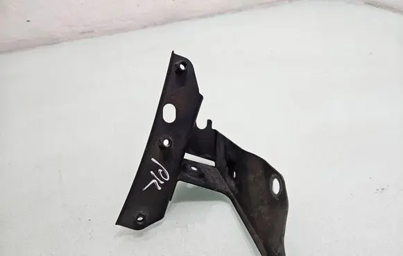 Audi A7 S7 4G Fender mounting bracket 4G8821135C