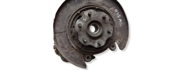 Nissan Pathfinder R51 Rear wheel hub spindle/knuckle 