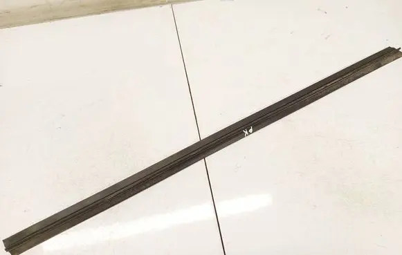 Toyota Yaris Front door glass trim molding 