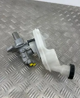 Mercedes-Benz GLA H247 Master brake cylinder A1774304300 32672238