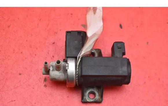 Opel Insignia A Vacuum valve 55558101