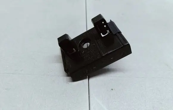 Tesla Model 3 Front bumper mounting bracket 1084172-00-F TN18-12-25 1135378-00-C