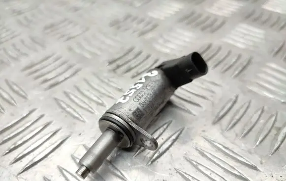 Audi A4 S4 B8 8K Camshaft vanos timing valve 06H103697A