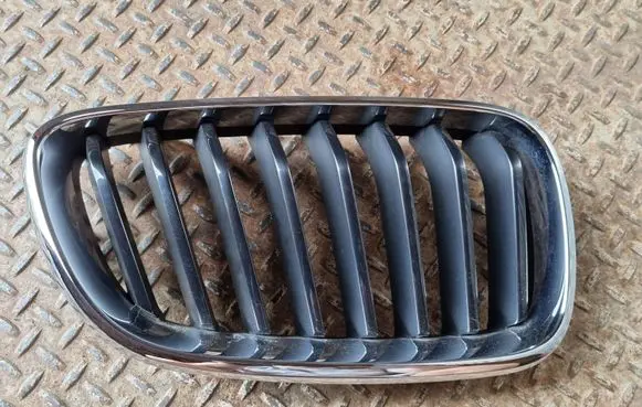 BMW 2 F22 F23 Front bumper upper radiator grill 7295524