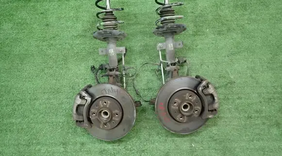 Dacia Sandero III Front wheel hub spindle knuckle 