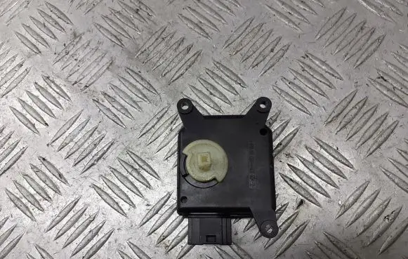 Opel Zafira B A/C air flow flap actuator/motor D81129015181