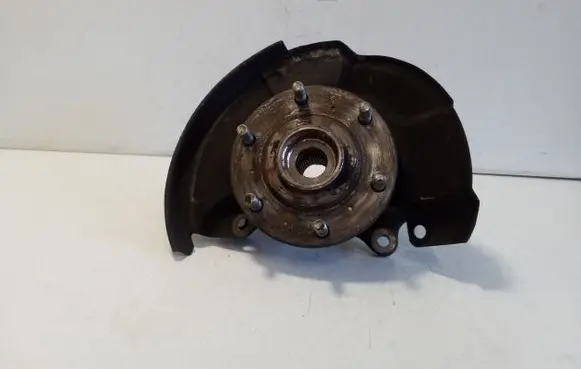 Mitsubishi L200 Front wheel hub