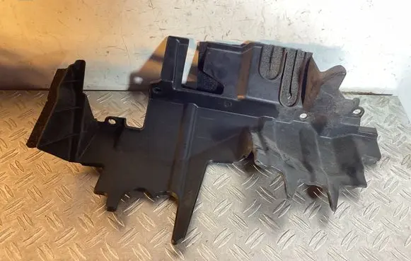Intercooler air guide/duct channel