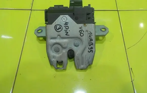 Volvo V60 Tailgate exterior lock 31335045